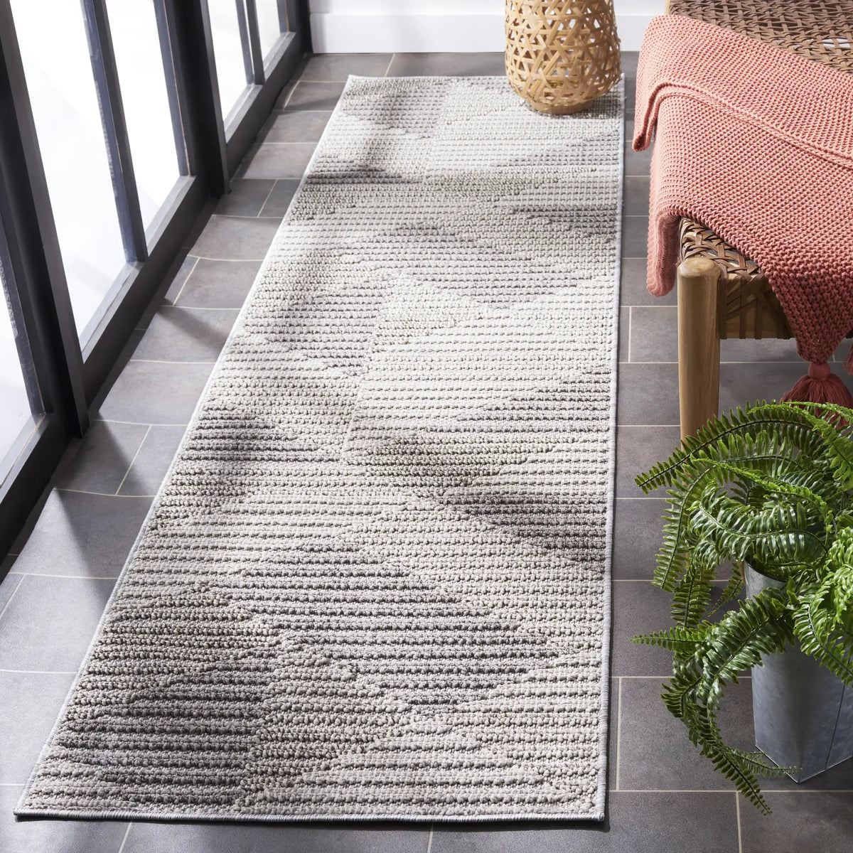 Safavieh Global 2'-2" x 8'-0" Rug in Light Grey / Grey