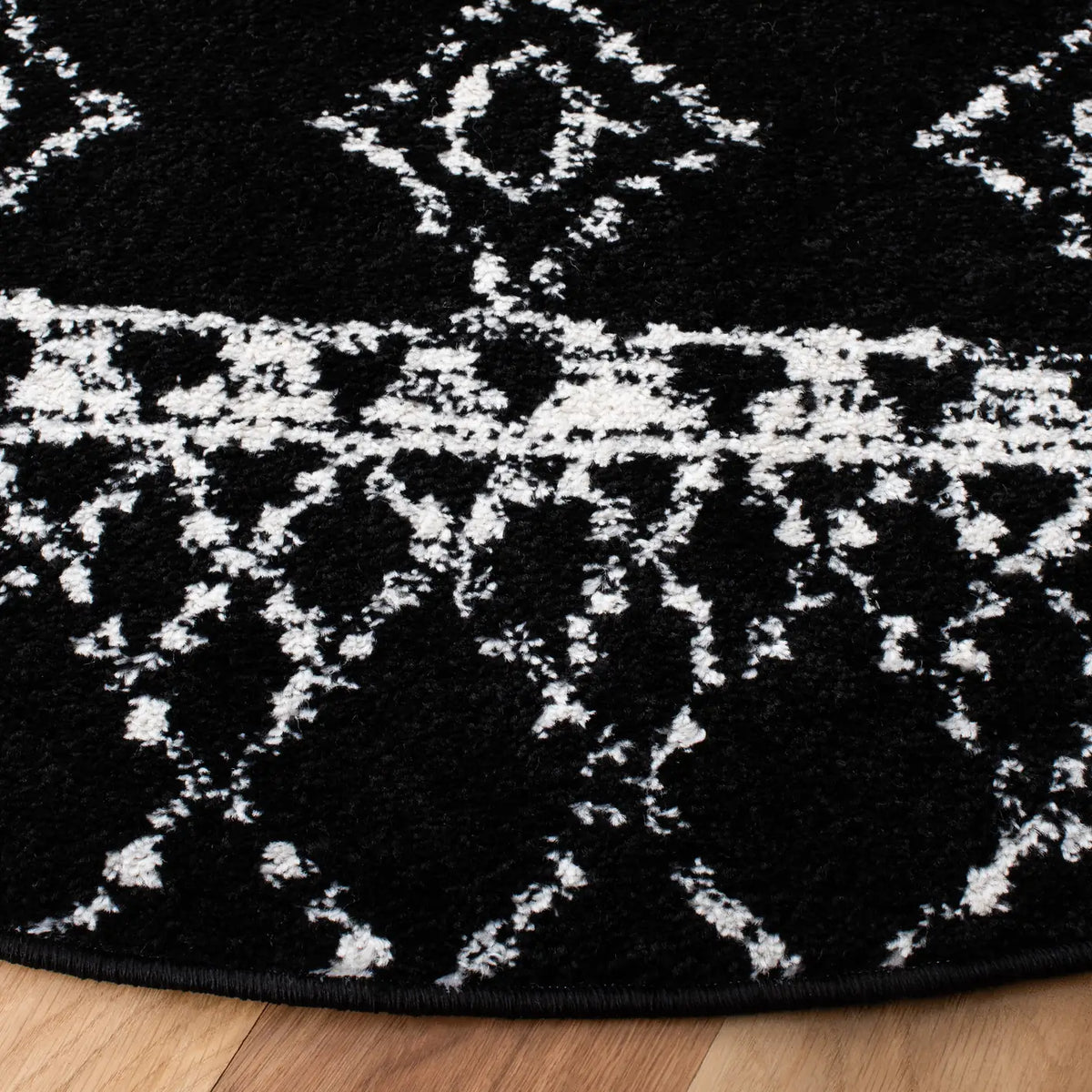 Safavieh Tulum 10'-0" x 10'-0" Rug in Black / Ivory