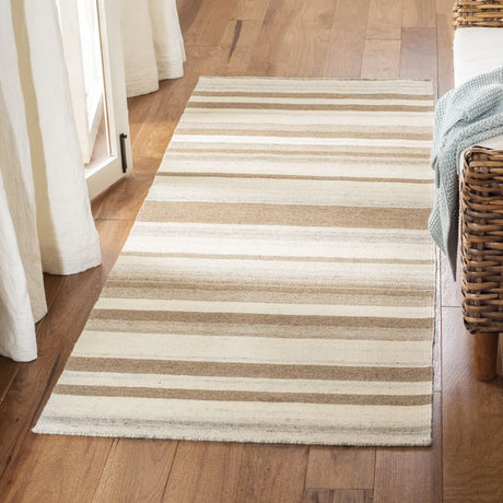 Safavieh Dhurries 2'-6" x 7'-0" Rug in Natural / Camel