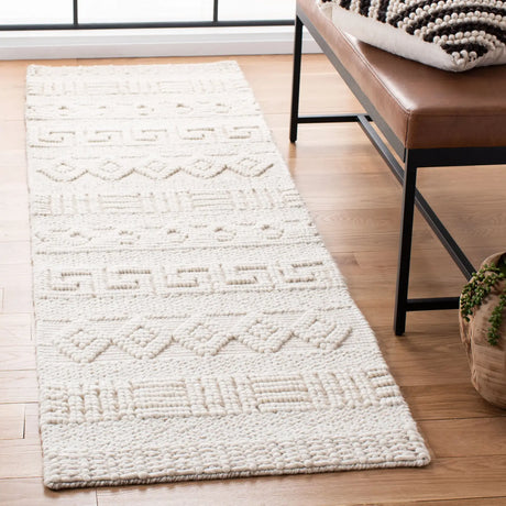 Safavieh Natural Fiber 2'-3" x 8'-0" Rug in Beige / Ivory