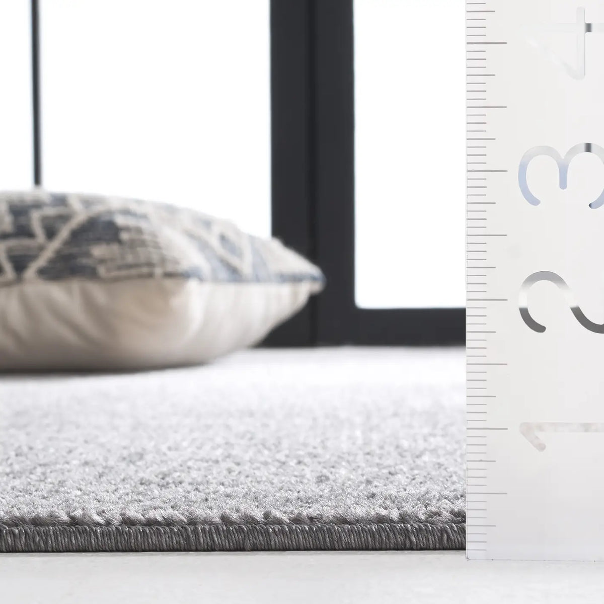 Safavieh Adirondack 4'-0" x 6'-0" Rug in Grey / Light Grey