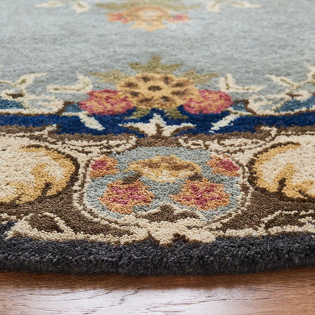 Safavieh Bergama 6'-0" x 6'-0" Rug in Light Blue / Ivory