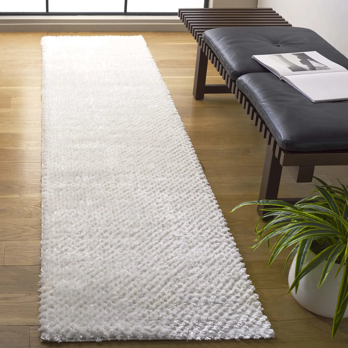 Safavieh Penelope Shag 2'-0" x 8'-0" Rug in Ivory