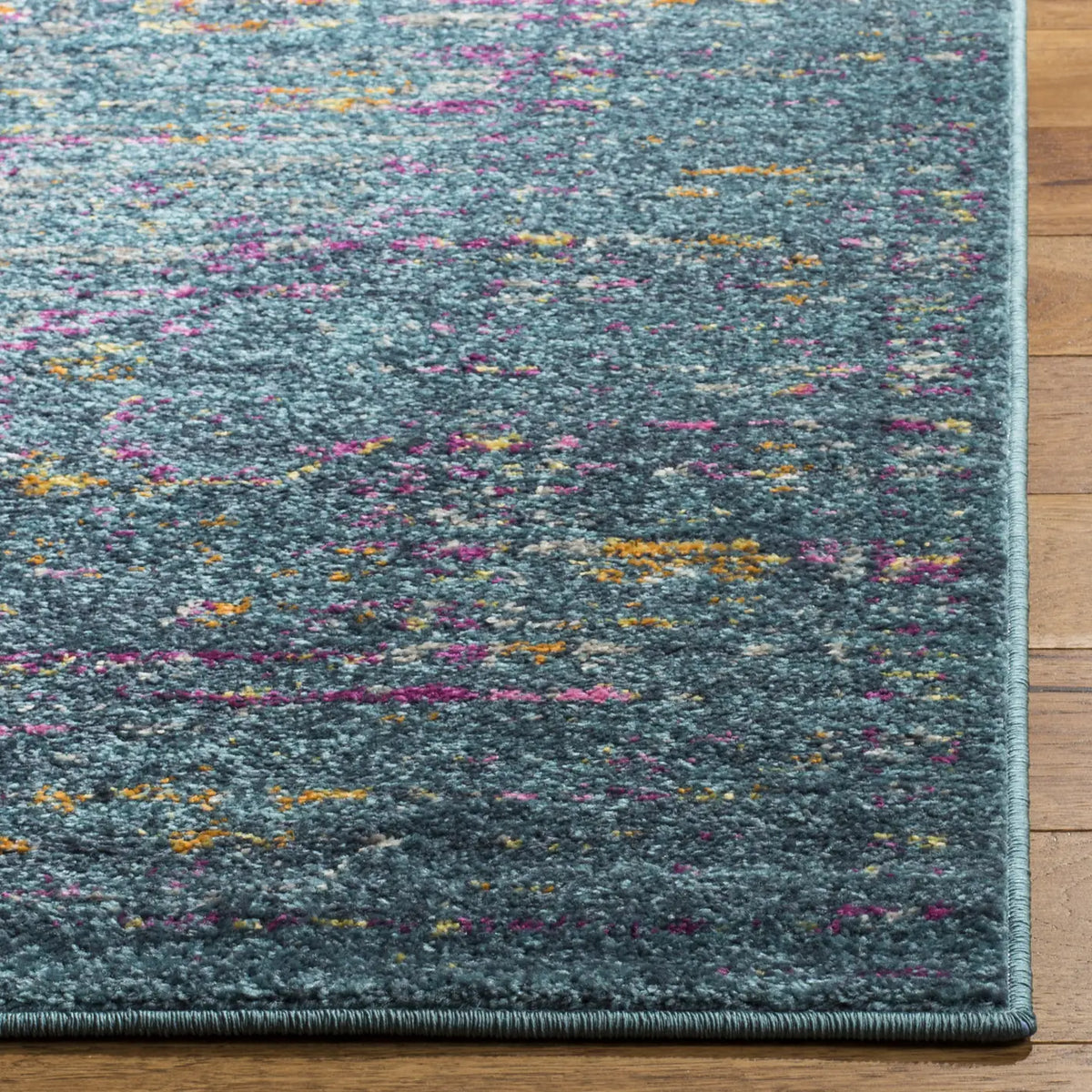 Safavieh Madison 4'-0" x 6'-0" Rug in Blue / Fuchsia
