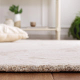 Safavieh Metro 4'-0" x 6'-0" Rug in Beige / Ivory