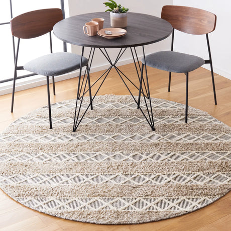 Safavieh Vermont 6'-0" x 6'-0" Rug in Beige / Ivory