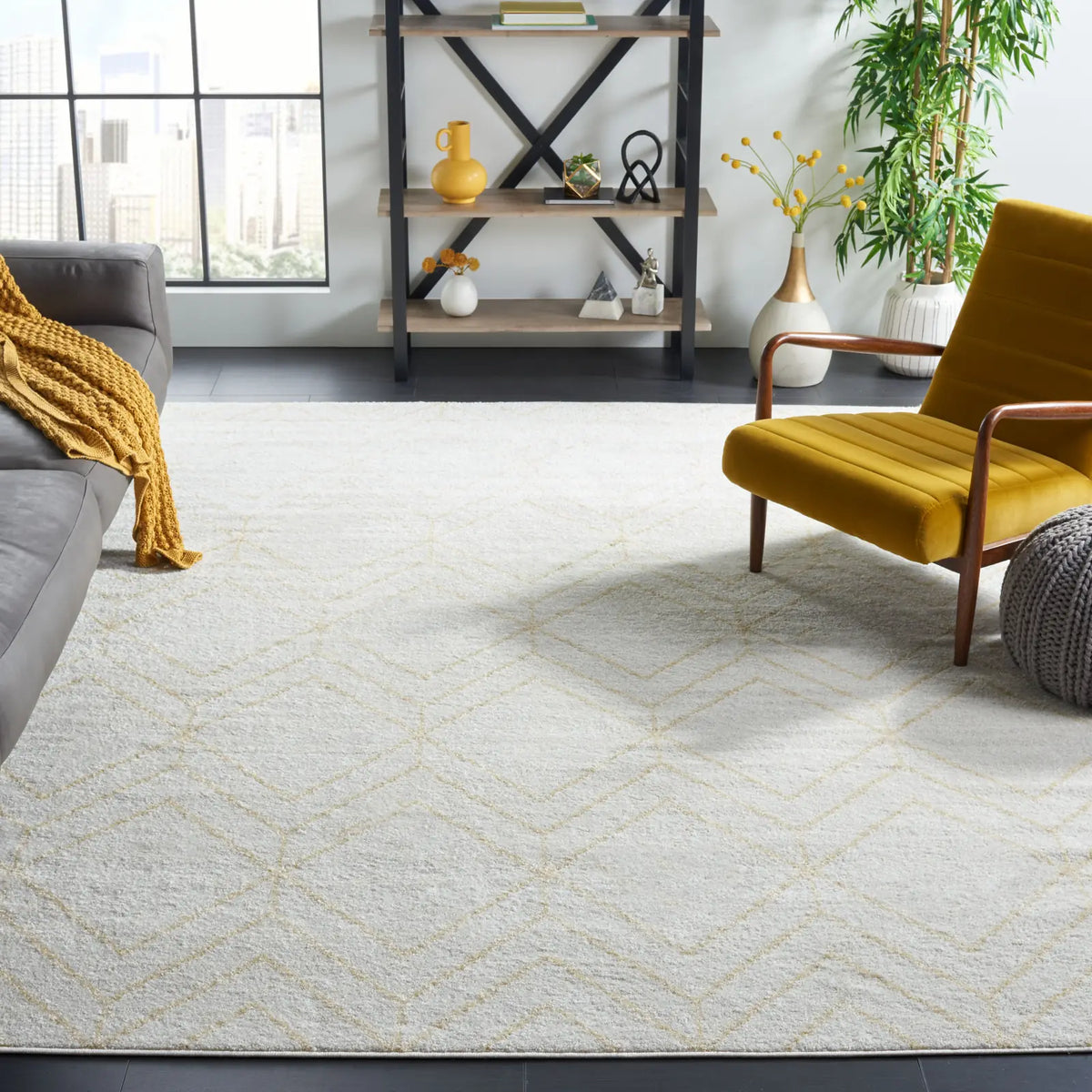 Safavieh Adirondack 8'-0" x 10'-0" Rug in Ivory / Gold