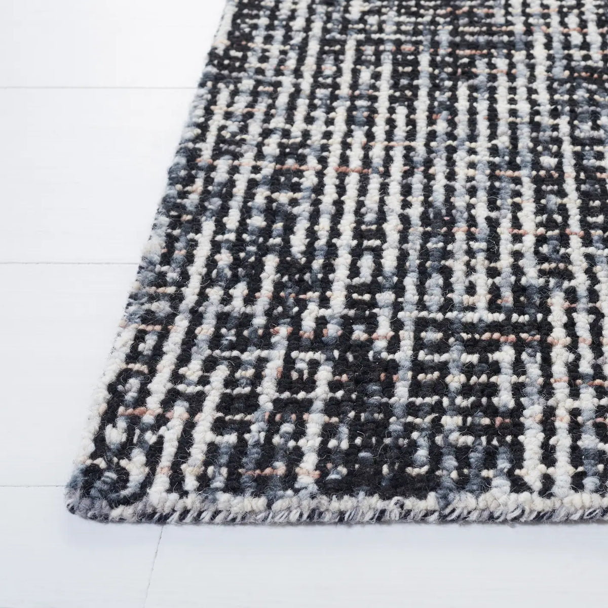 Safavieh Abstract 4'-0" x 6'-0" Rug in Black / Grey