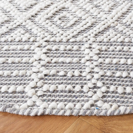 Safavieh Casablanca 6'-0" x 6'-0" Rug in Grey / Ivory