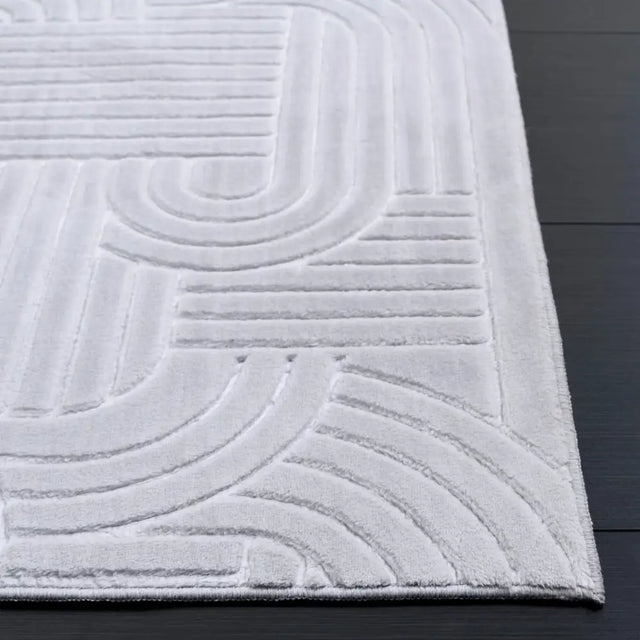 Safavieh Loft 5'-0" x 8'-0" Rug in Greige