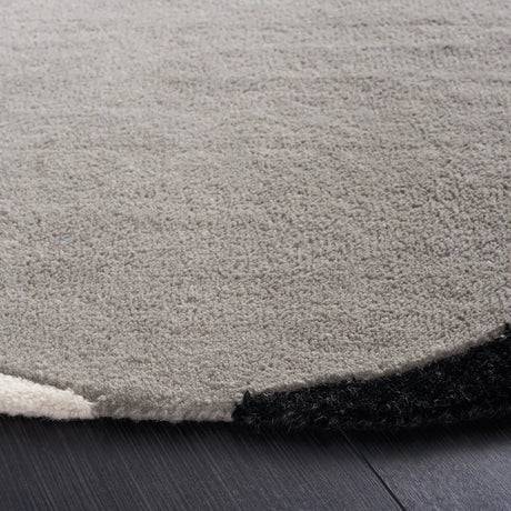 Safavieh Rodeo Drive 6'-0" x 6'-0" Rug in Grey / Black
