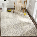 Safavieh Marbella 5'-0" x 8'-0" Rug in Light Grey / Ivory