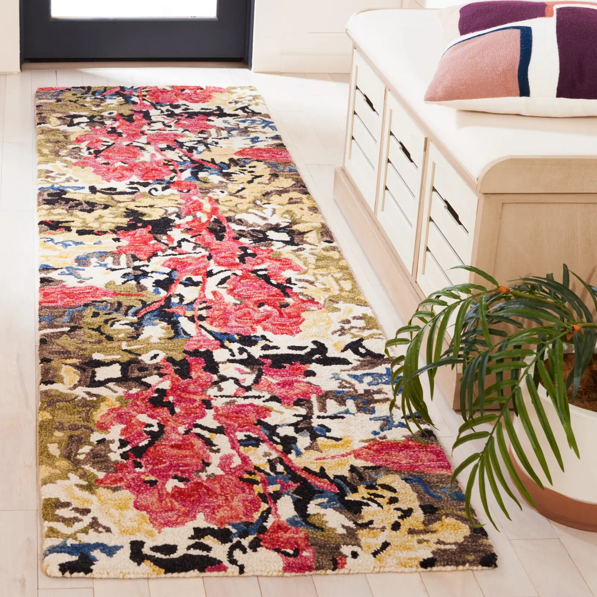 Safavieh Blossom 2'-3" x 8'-0" Rug in Green / Ivory