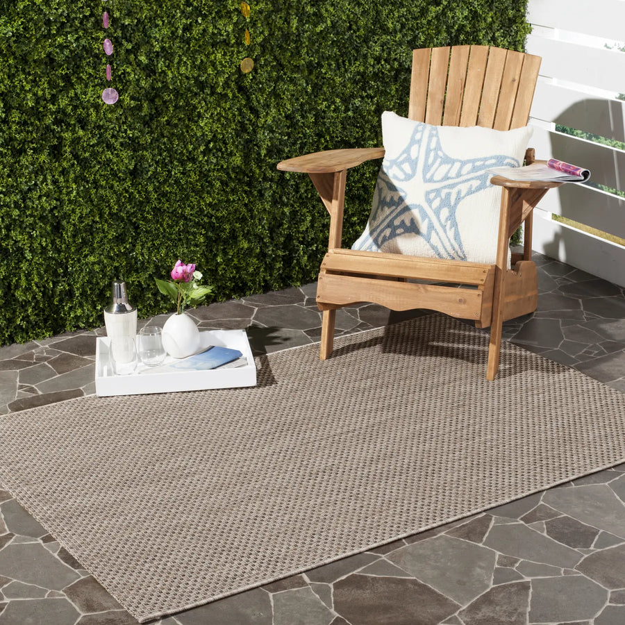 Safavieh Courtyard 4'-0" x 5'-7" Rug in Beige / Brown
