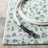 Safavieh Courtyard 4'-0" x 5'-7" Rug in Ivory / Green
