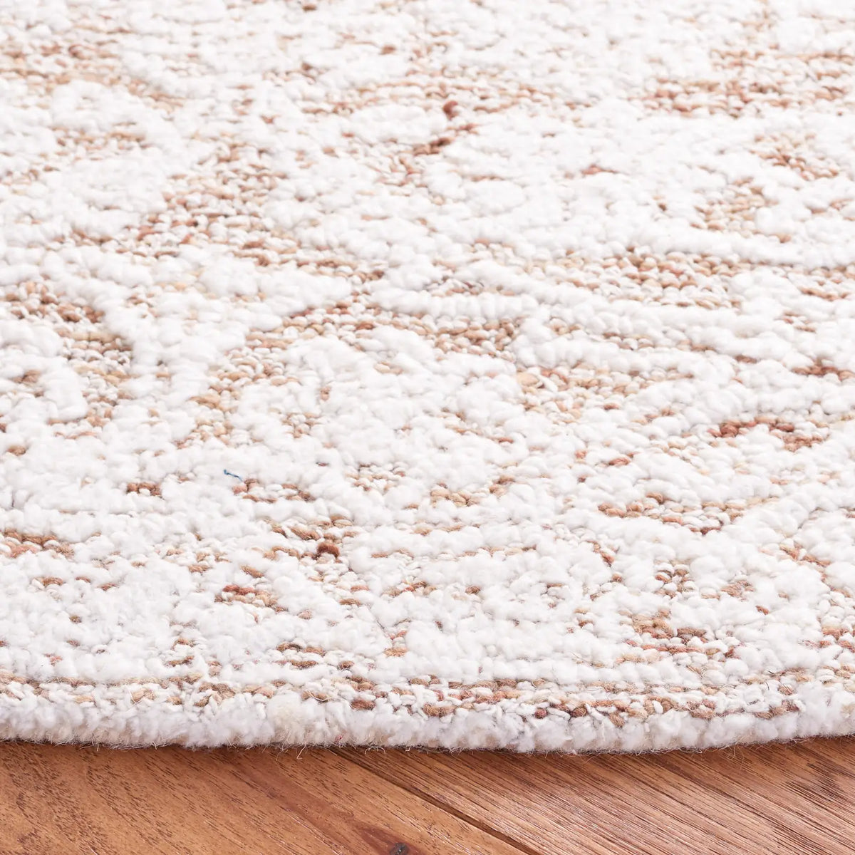 Safavieh Metro 6'-0" x 6'-0" Rug in Ivory / Beige