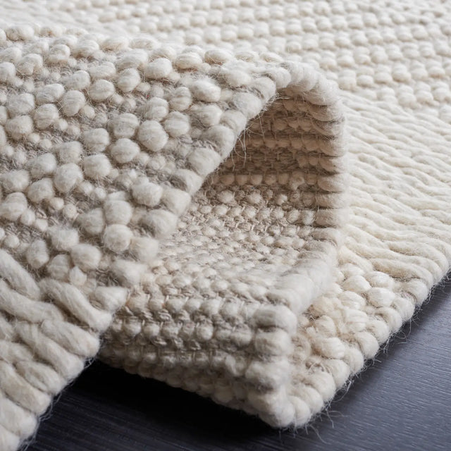 Safavieh Natura 4'-0" x 6'-0" Rug in Ivory