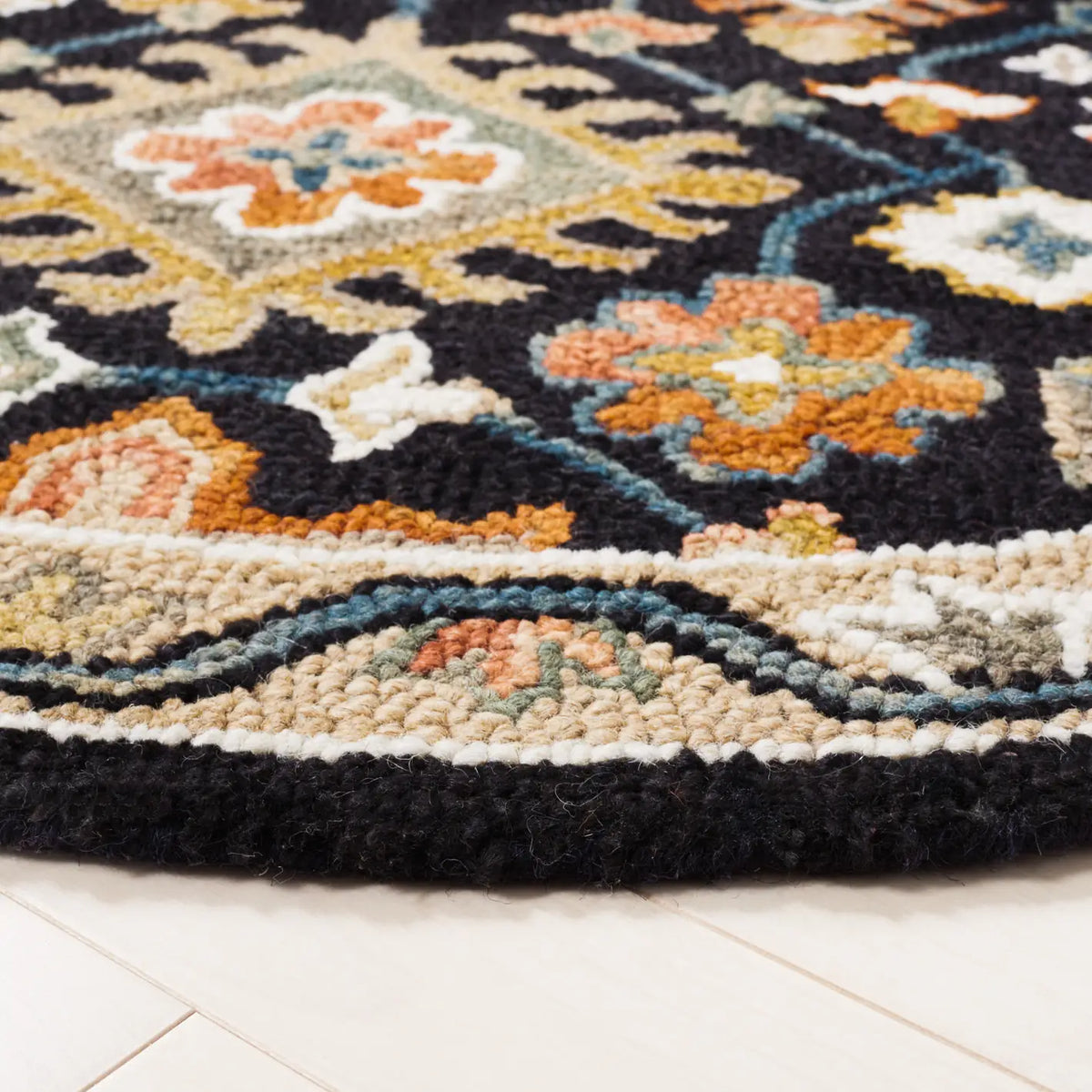 Safavieh Aspen 5'-0" x 5'-0" Rug in Black / Rust