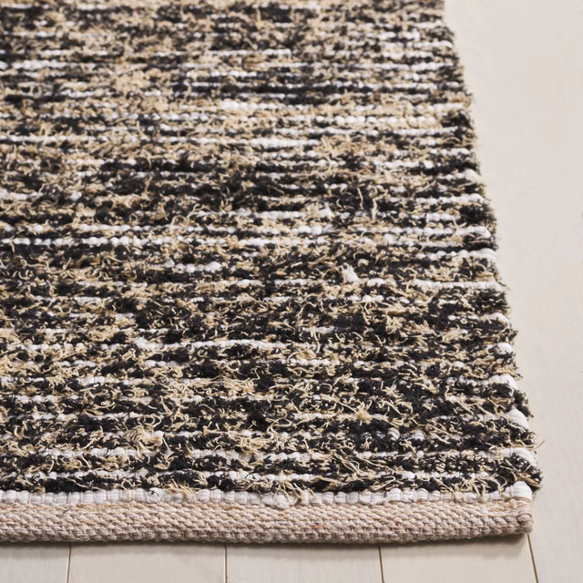 Safavieh Cape Cod 4'-0" x 6'-0" Rug in Beige / Black