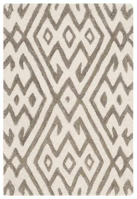 Safavieh Cambridge 2'-0" x 3'-0" Rug in Ivory / Grey