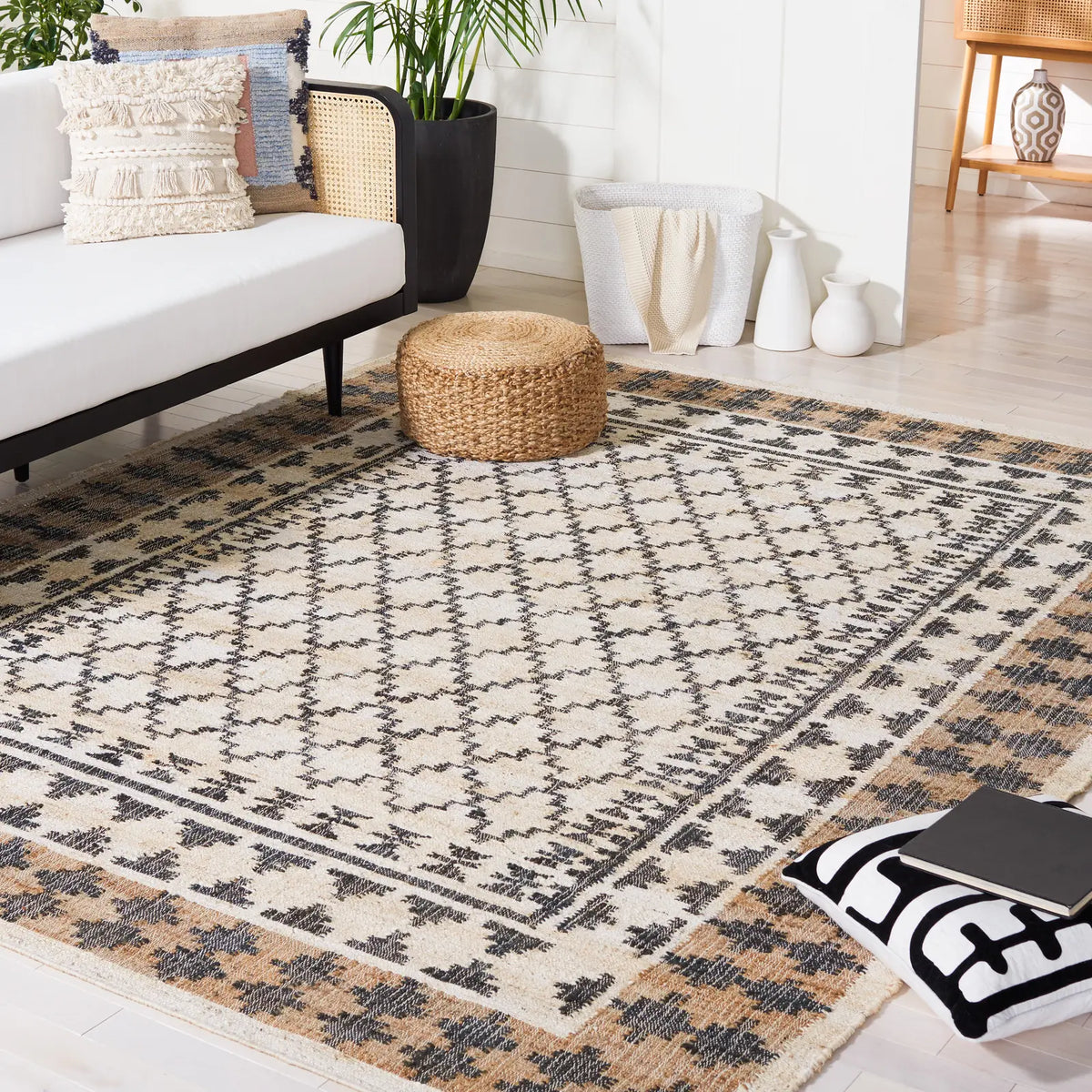 Safavieh Kilim 10'-0" x 14'-0" Rug in Ivory / Grey