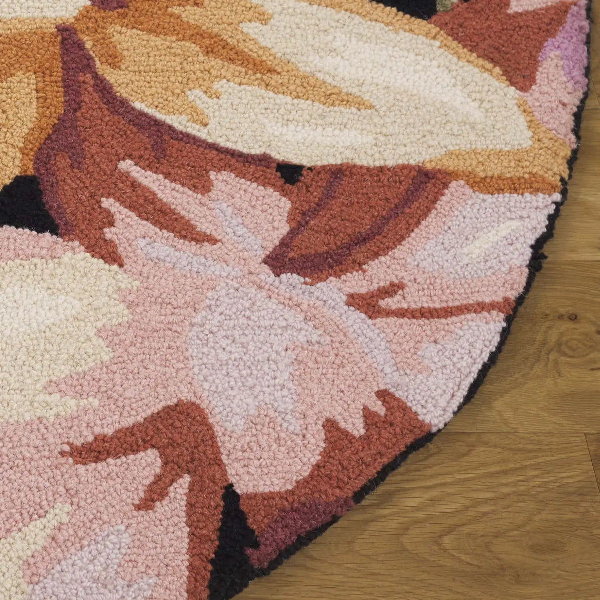 Safavieh Chelsea 4'-6" x 6'-6" Rug in Black