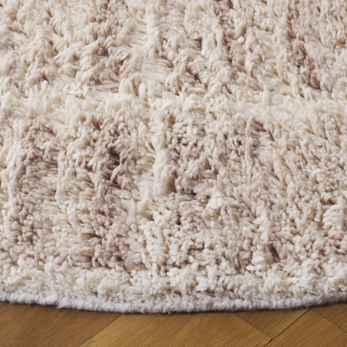 Safavieh Vermont 6'-0" x 6'-0" Rug in Beige / Ivory