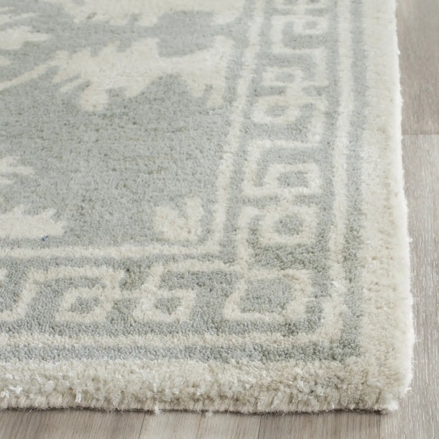 Safavieh Bella 2'-3" x 7'-0" Rug in Grey / Ivory