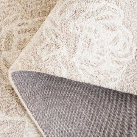 Safavieh Jardin 4'-0" x 6'-0" Rug in Ivory / Beige