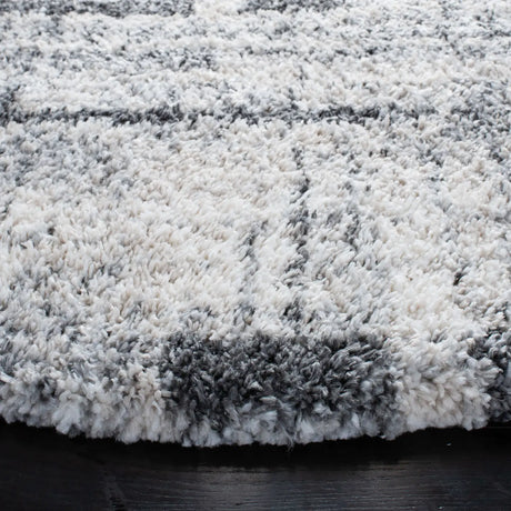 Safavieh Fontana Shag  800 5'-3" x 5'-3" Rug in Ivory / Grey