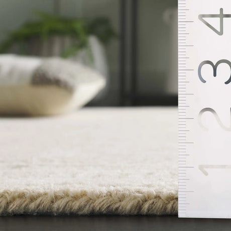 Safavieh Abstract 4'-0" x 6'-0" Rug in Ivory / Beige