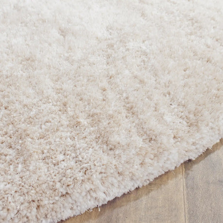 Safavieh Sg-Sbs-South Beach Shag 6'-0" x 6'-0" Rug in Champagne