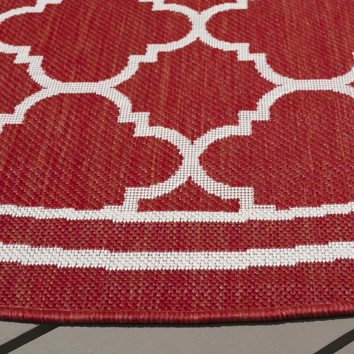 Safavieh Courtyard 6'-7" x 6'-7" Rug in Red / Bone