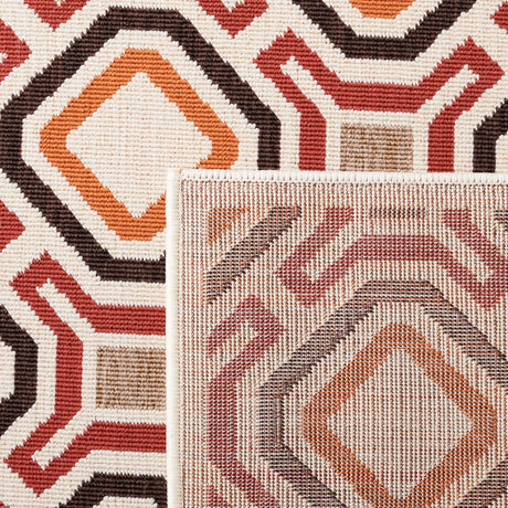 Safavieh Veranda 4'-0" x 5'-7" Rug in Creme / Red