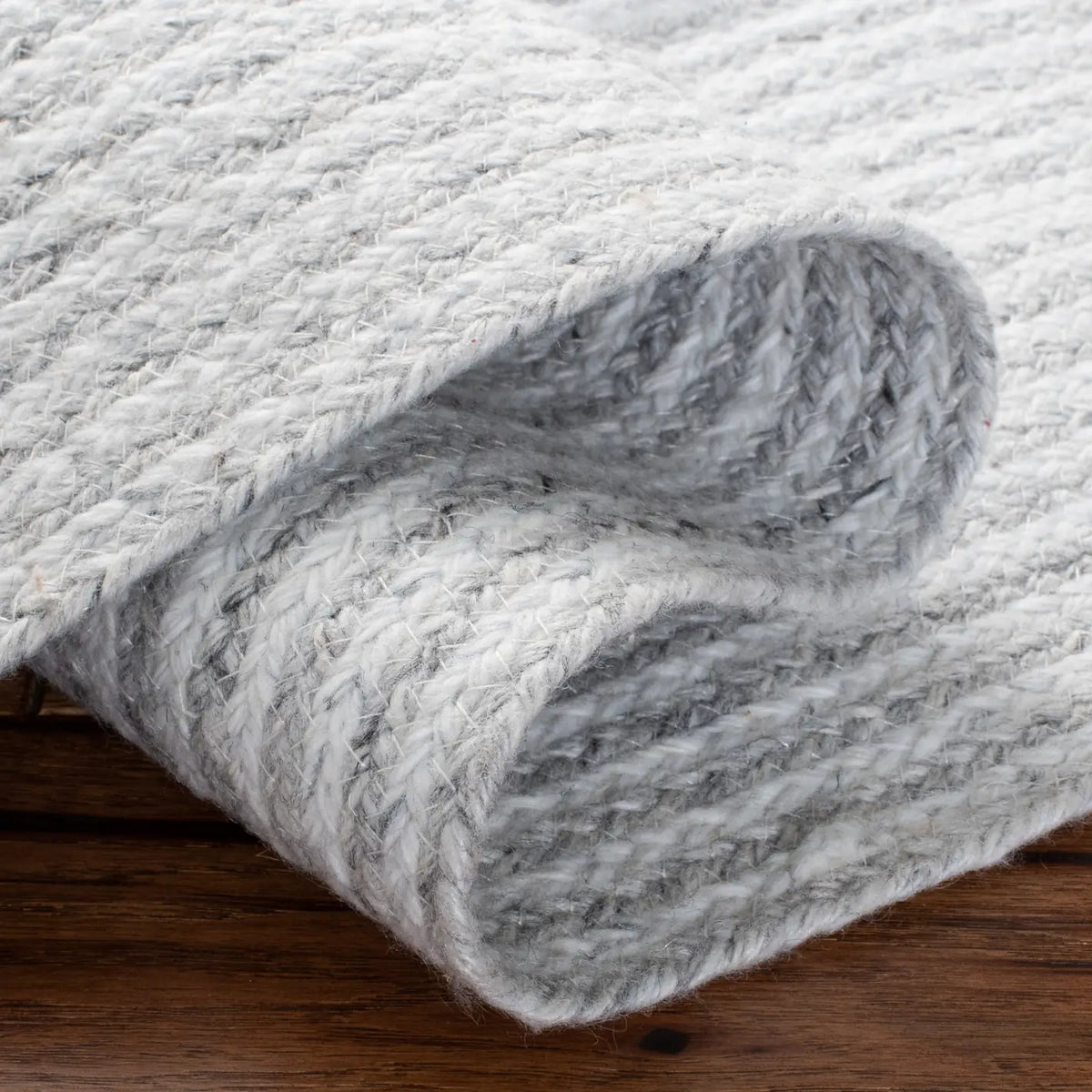 Safavieh Cape Cod 4'-0" x 6'-0" Rug in Grey / Ivory