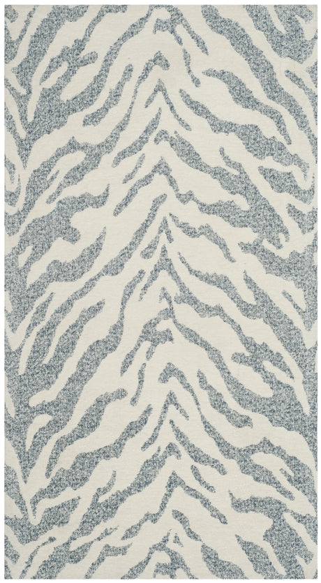 Safavieh Marbella 2'-3" x 4'-0" Rug in Blue / Ivory