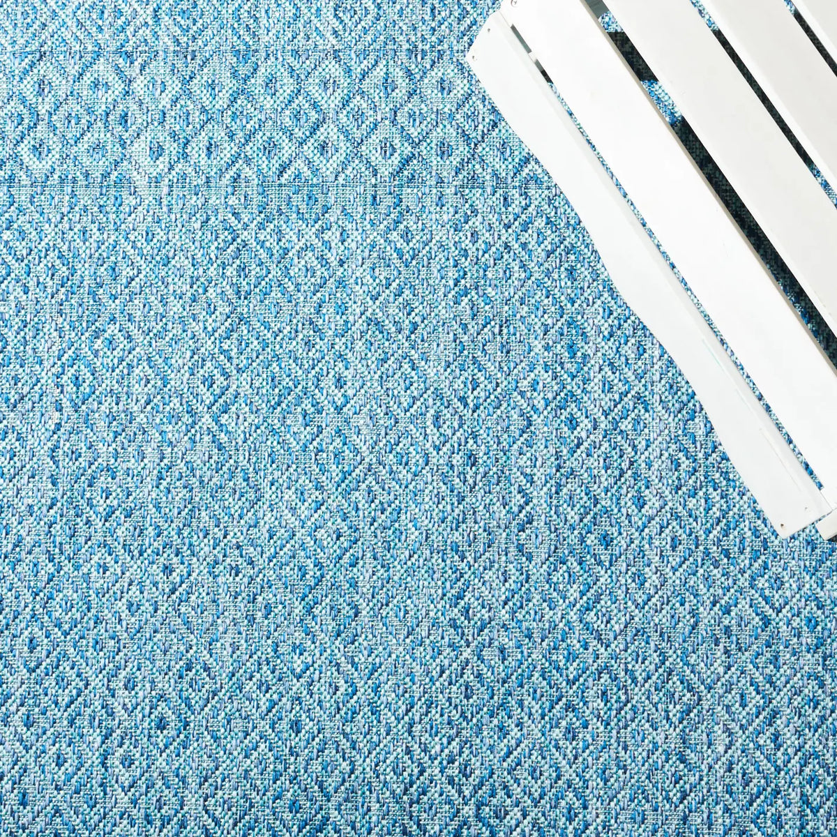Safavieh Courtyard 4'-0" x 5'-7" Rug in Aqua / Navy
