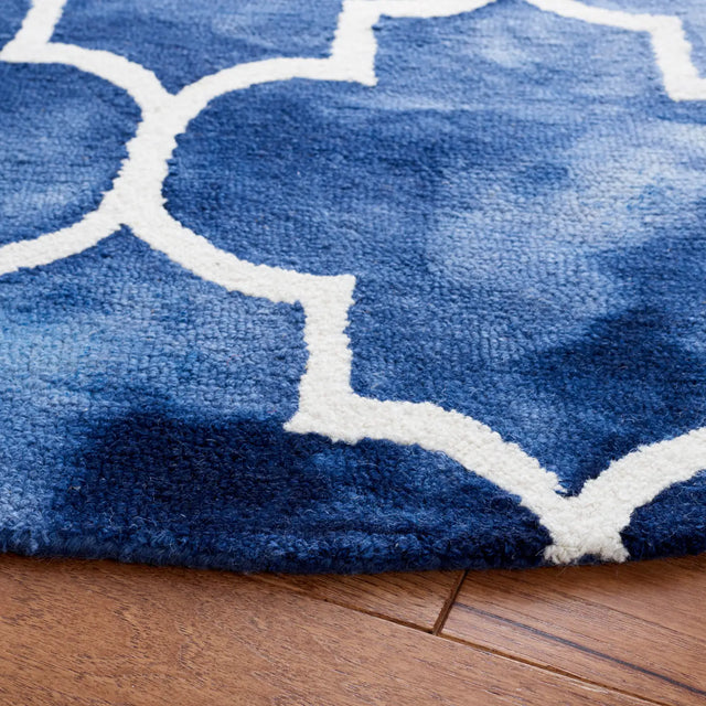 Safavieh Dip Dye 7'-0" x 7'-0" Rug in Navy / Ivory