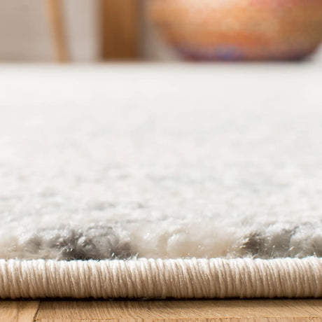 Safavieh Tulum 4'-0" x 6'-0" Rug in Ivory / Grey