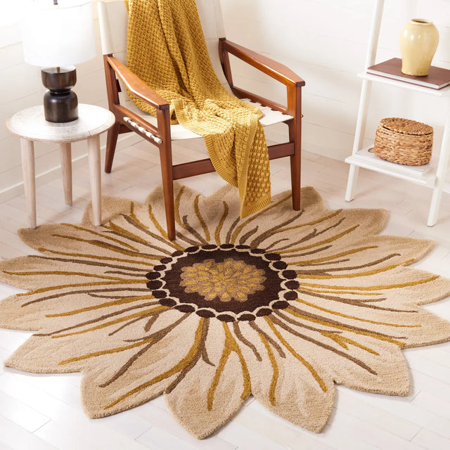 Safavieh Novelty 6'-0" x 6'-0" Rug in Gold / Beige