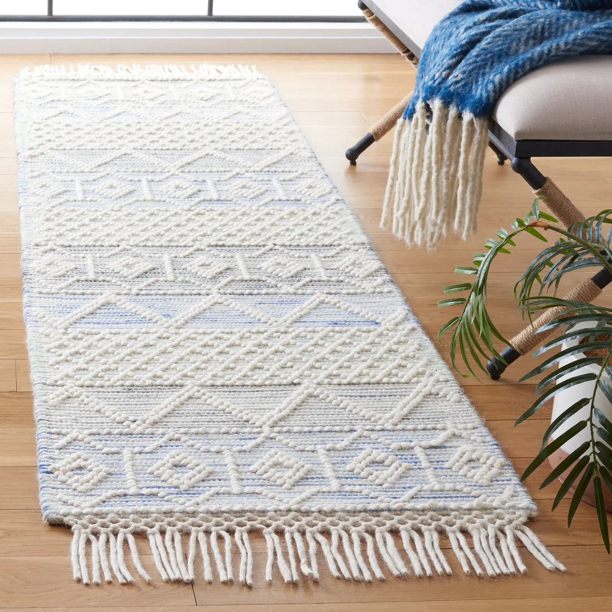 Safavieh Natura 2'-3" x 8'-0" Rug in Ivory / Light Blue