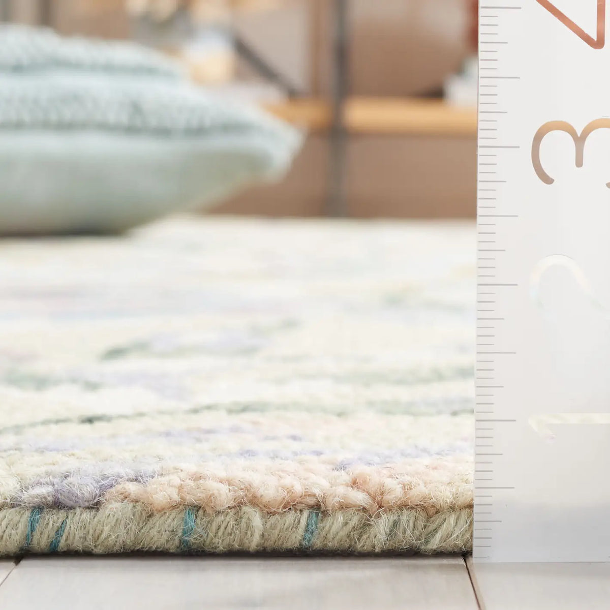 Safavieh Jardin 4'-0" x 6'-0" Rug in Beige / Blue