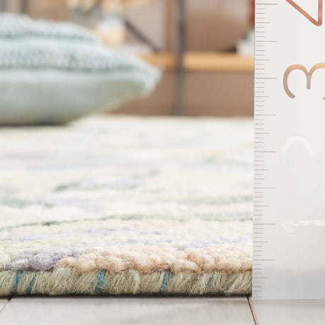 Safavieh Jardin 4'-0" x 6'-0" Rug in Beige / Blue