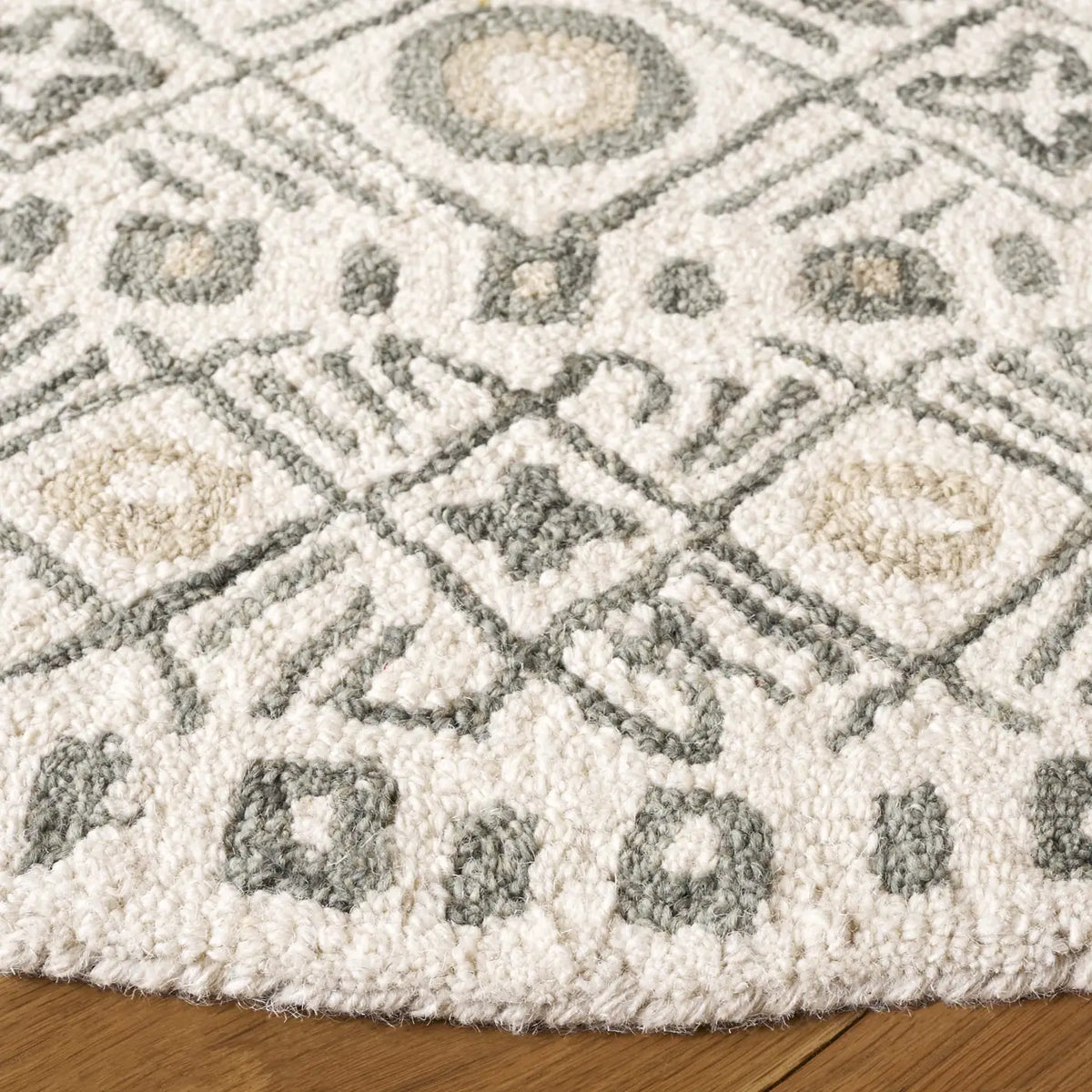 Safavieh Micro-Loop 5'-0" x 5'-0" Rug in Ivory / Grey