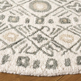 Safavieh Micro-Loop 5'-0" x 5'-0" Rug in Ivory / Grey