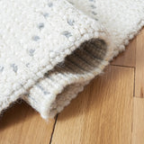 Safavieh Casablanca 4'-0" x 6'-0" Rug in Ivory / Grey