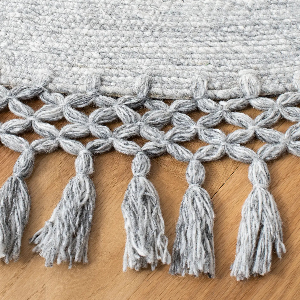 Safavieh Sahara 5'-0" x 5'-0" Rug in Grey