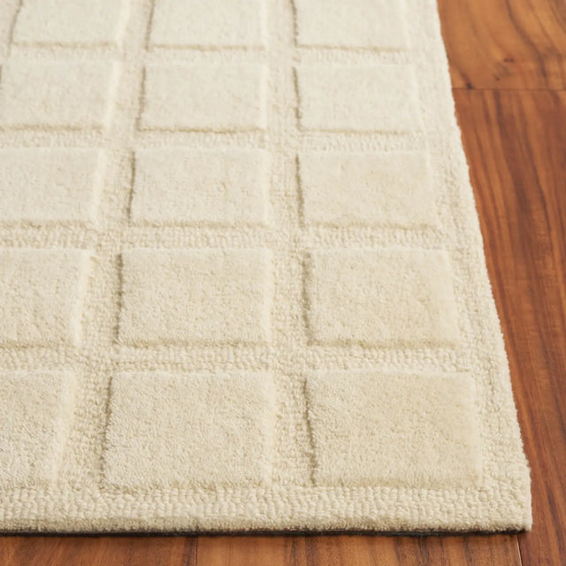 Safavieh Genre 4'-0" x 6'-0" Rug in Beige