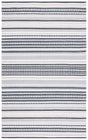 Safavieh Montauk 4'-0" x 6'-0" Rug in Grey / Ivory