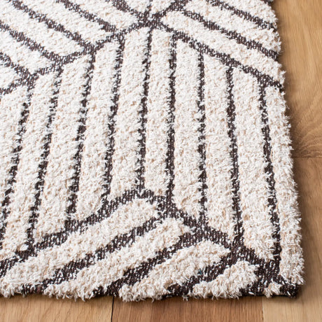 Safavieh Classic Vintage 4'-0" x 6'-0" Rug in Natural / Ivory